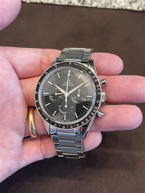 speedmaster fois first omega